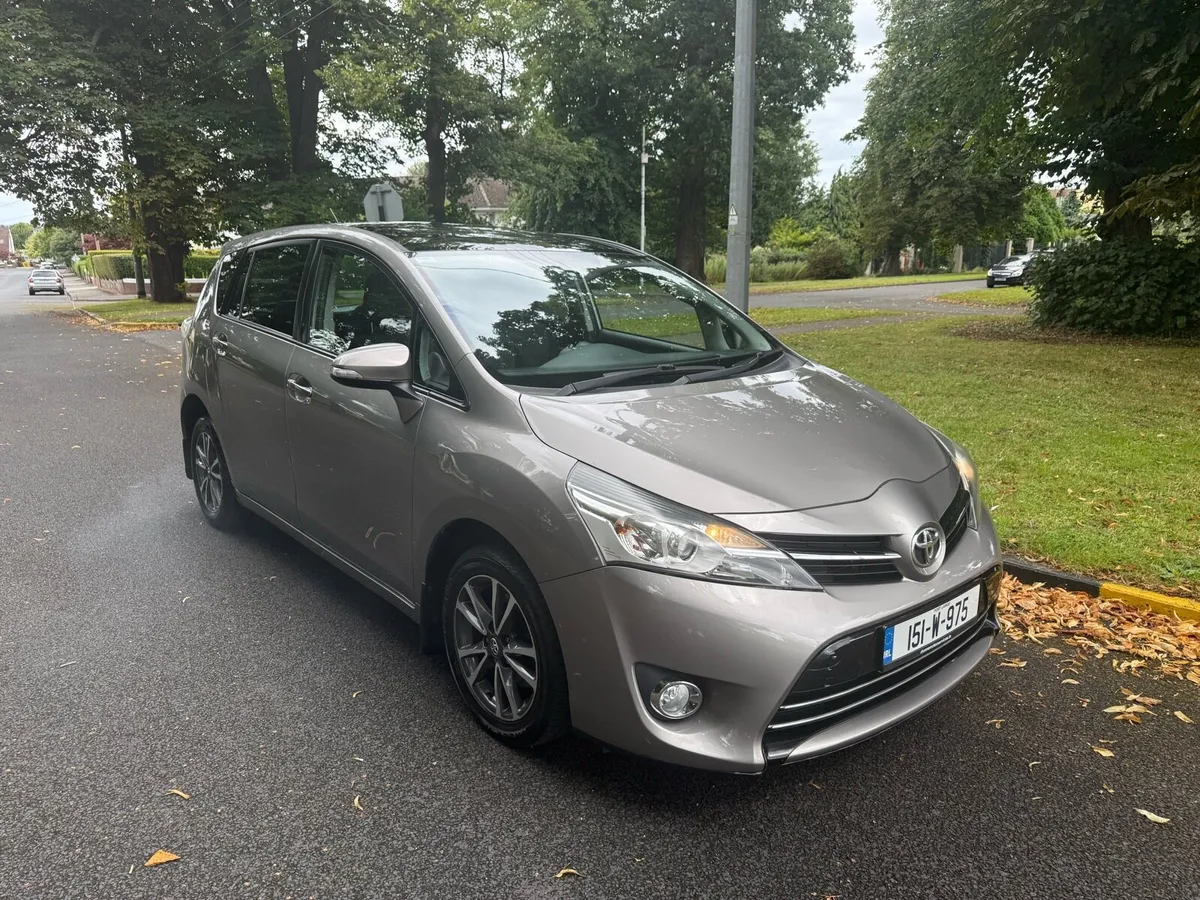 Toyota Verso 1.6 D Luna 7 seater - Image 1