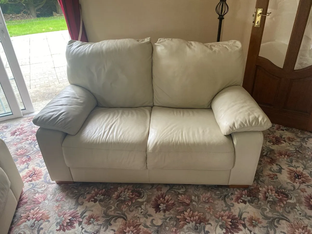 2 leather couches - Image 2