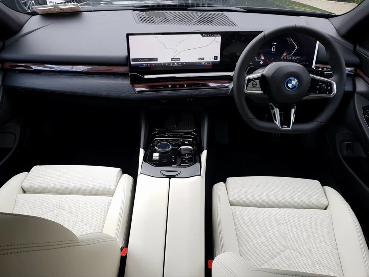 BMW 5 Series 530e M Sport - Image 4