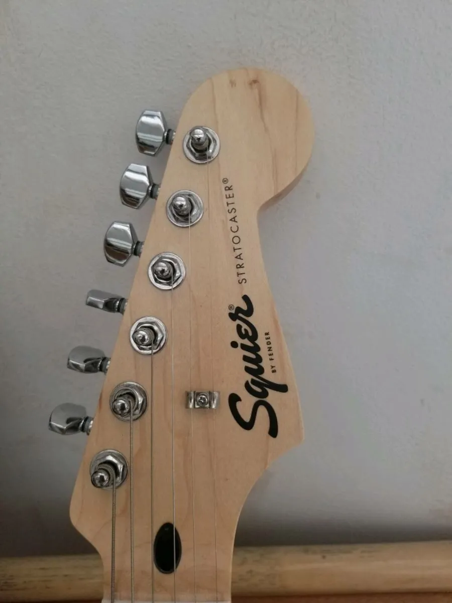 fender stratocaster electric guitar an fender amp - Image 2