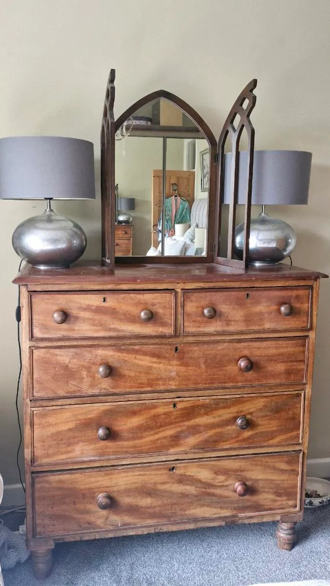 Chest of drawers - Image 1