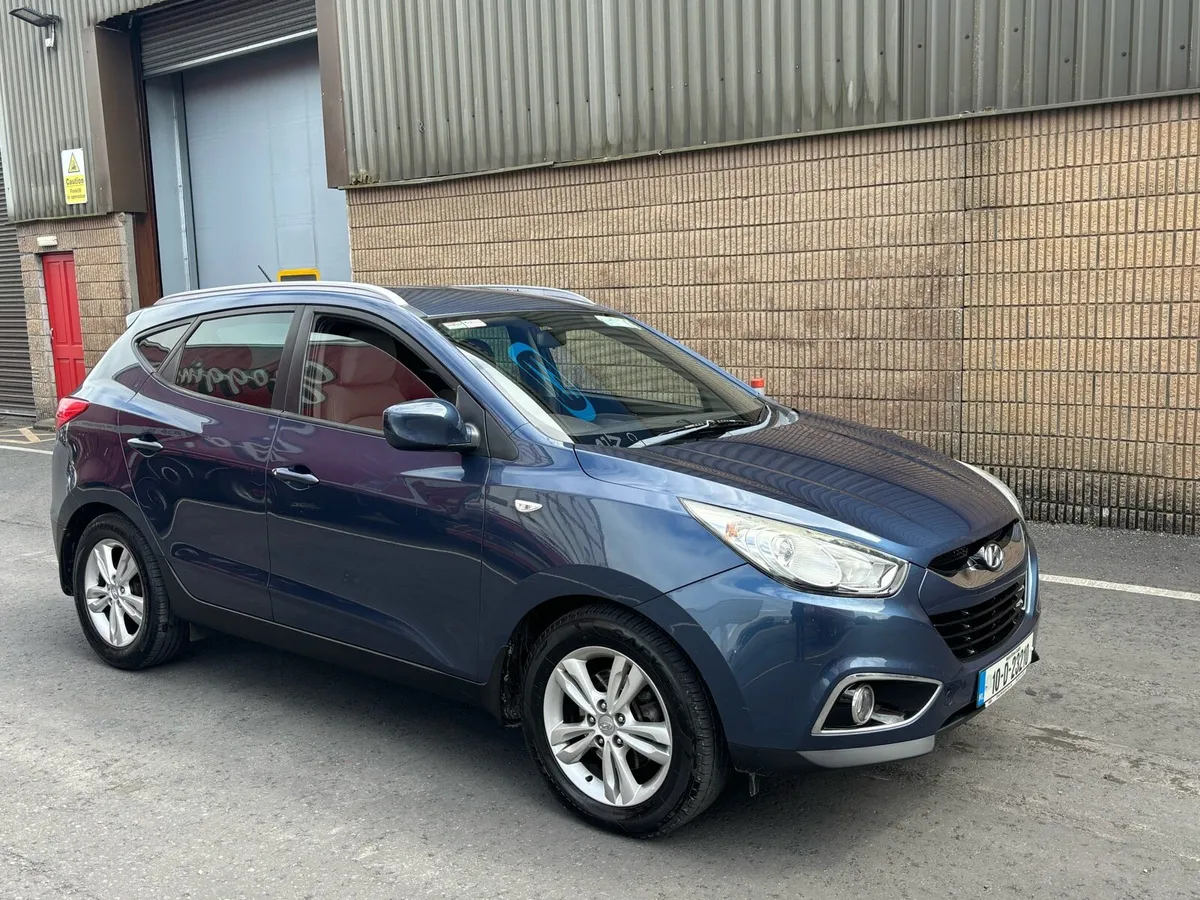 10 Hyundai ix35 Automatic - Image 1