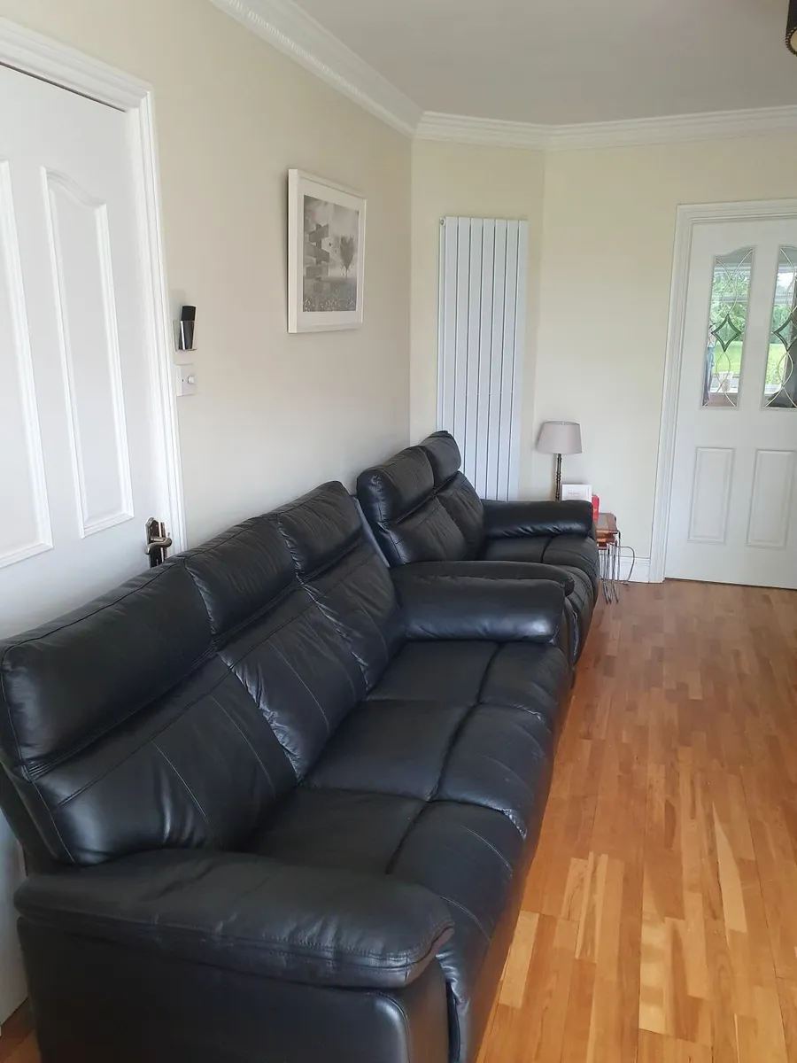 Black 3&2 leather couch - Image 3