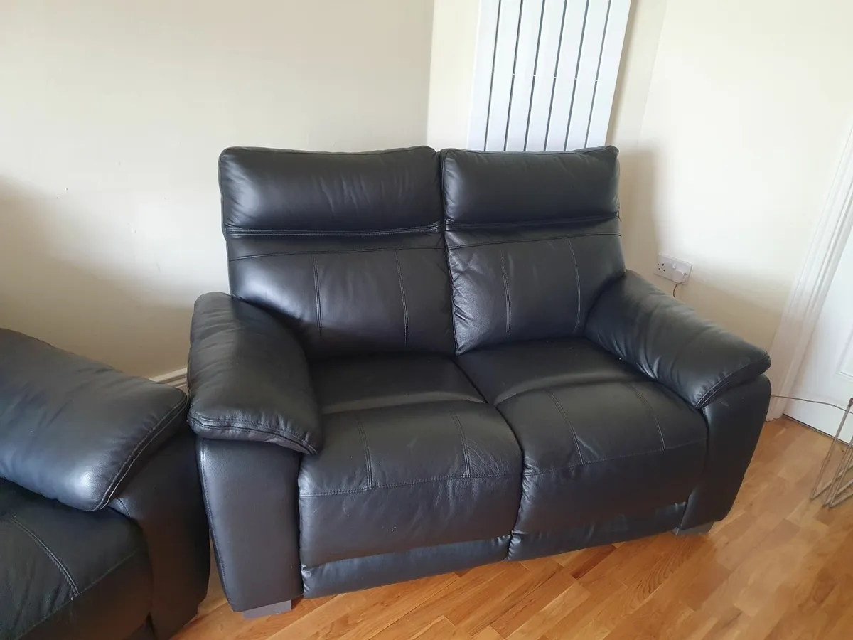Black 3&2 leather couch - Image 4