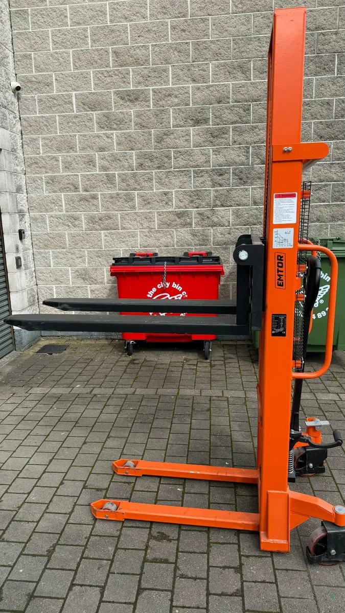 Pallet Stacker - Image 1