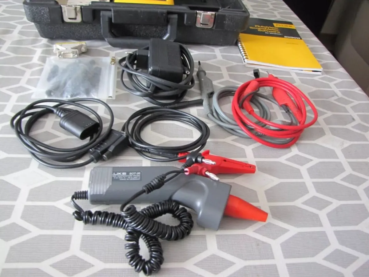 Fluke 123 Scopemeter IR Sensor + PSU + Case - Image 3