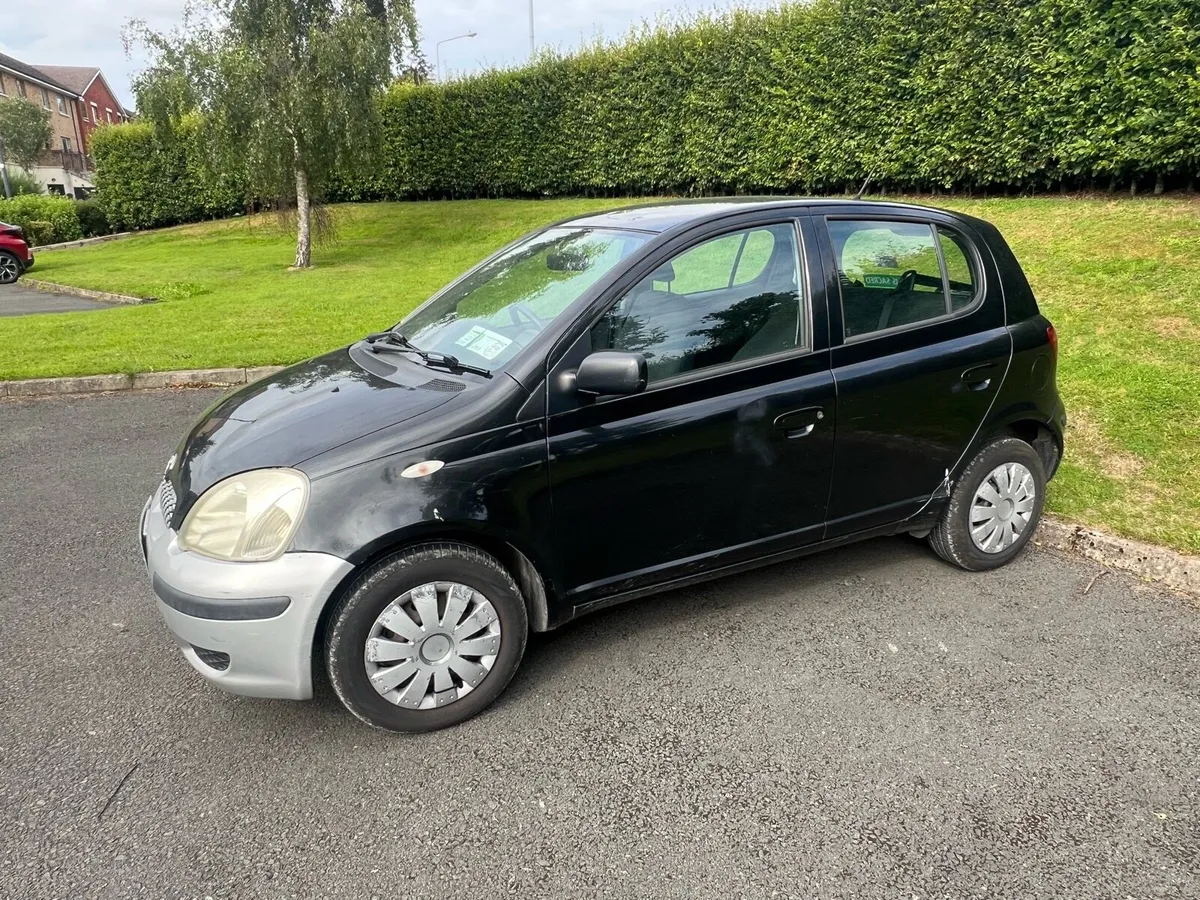 Toyota Yaris 1.0 petrol - Image 3