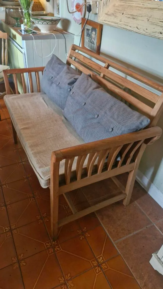 Bench (including cushions) - Image 2
