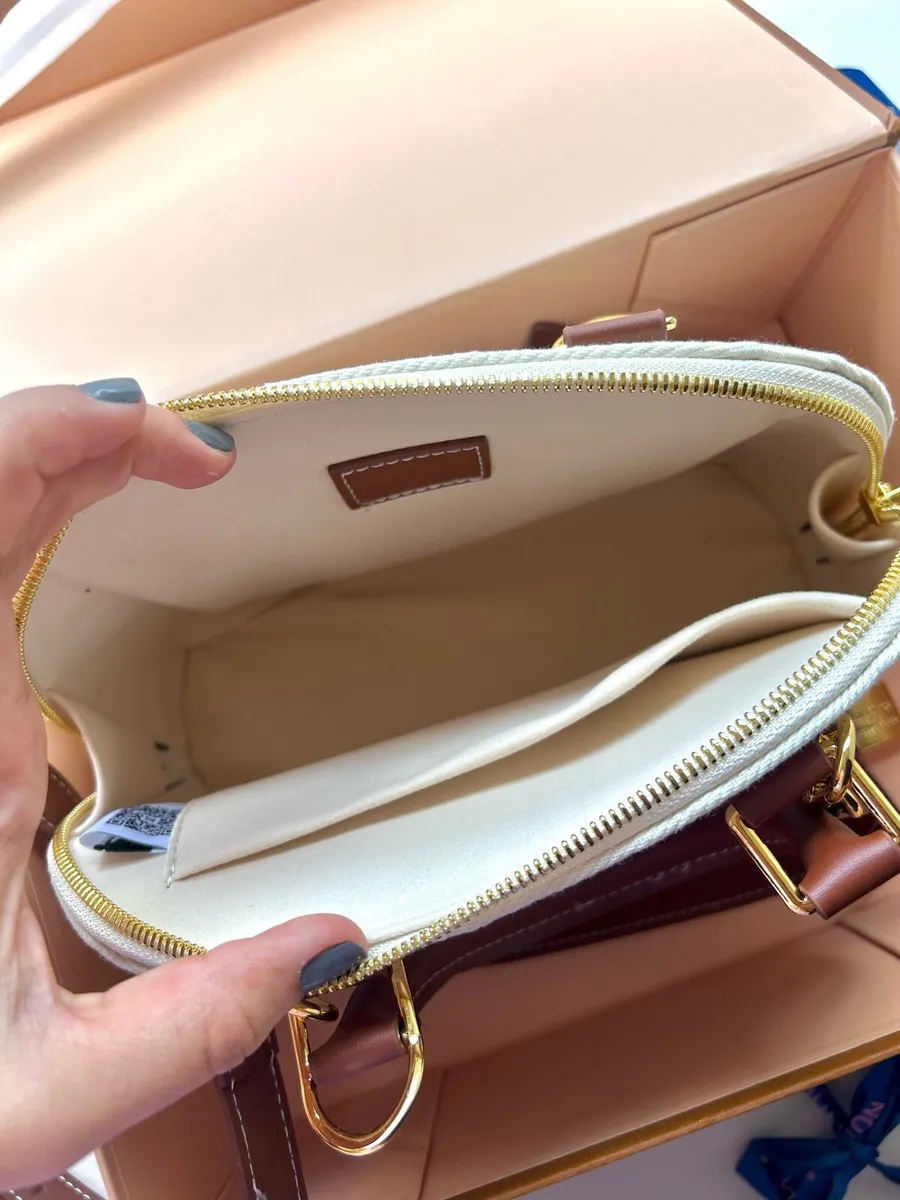 Louis Vuitton bag - Image 4