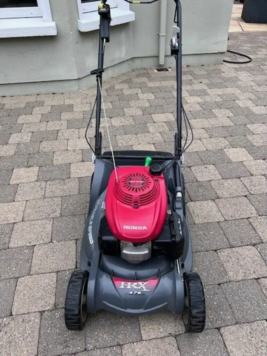 Honda HRX 476 Self-propelled Petrol Lawn Mower - Image 1