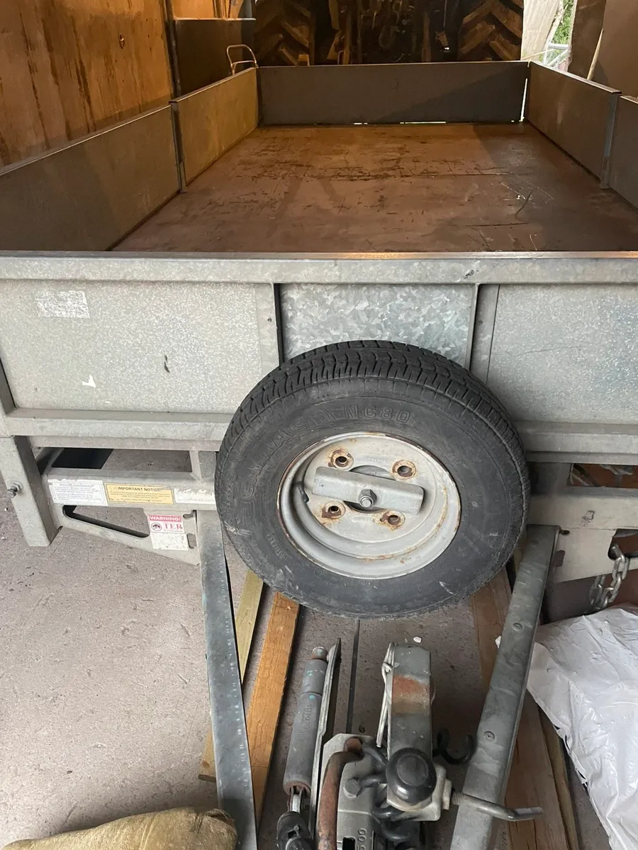 Trailer - Image 1