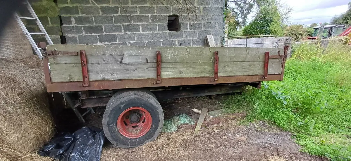 Tractor trailer - Image 1