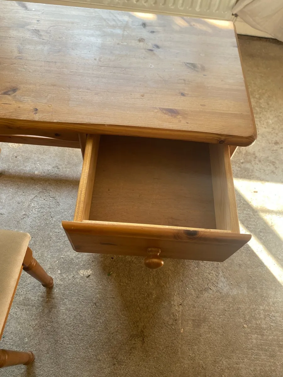 Bedroom table - Image 3