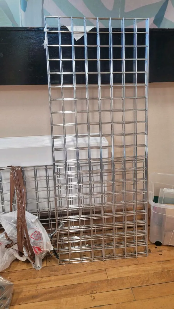 GRID WALL - Image 1