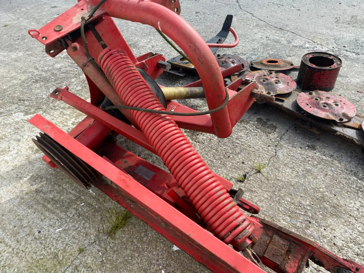 Breaking Keverland 2624 mower - Image 2