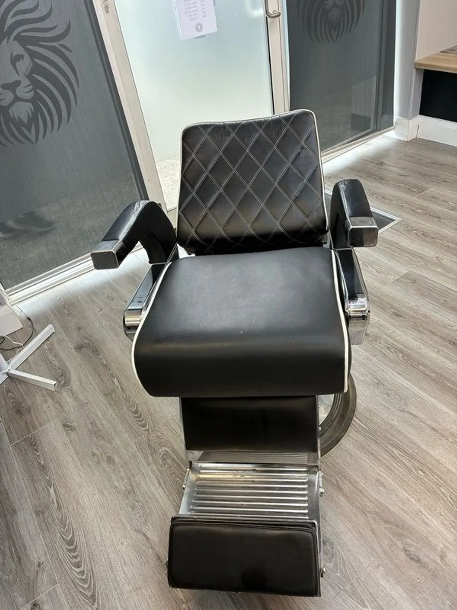 Barber Chair for sale - Image 3
