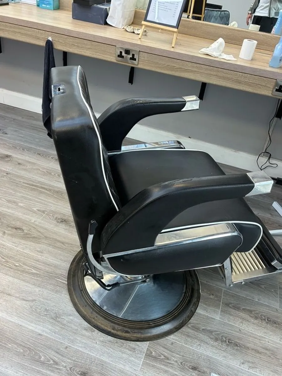 Barber Chair for sale - Image 4