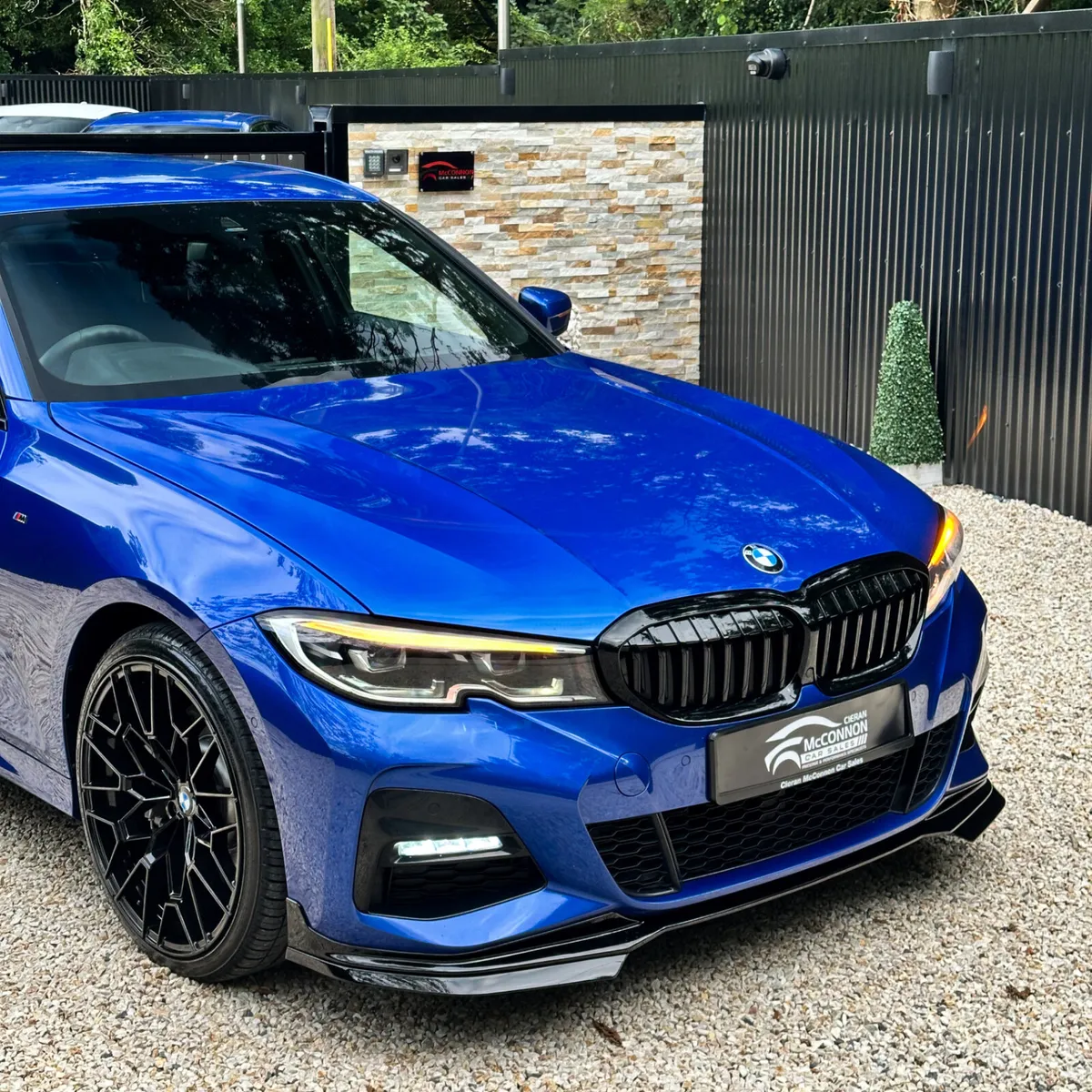 2020 (201)  BMW 330e M-SPORT  290BHP - Image 2