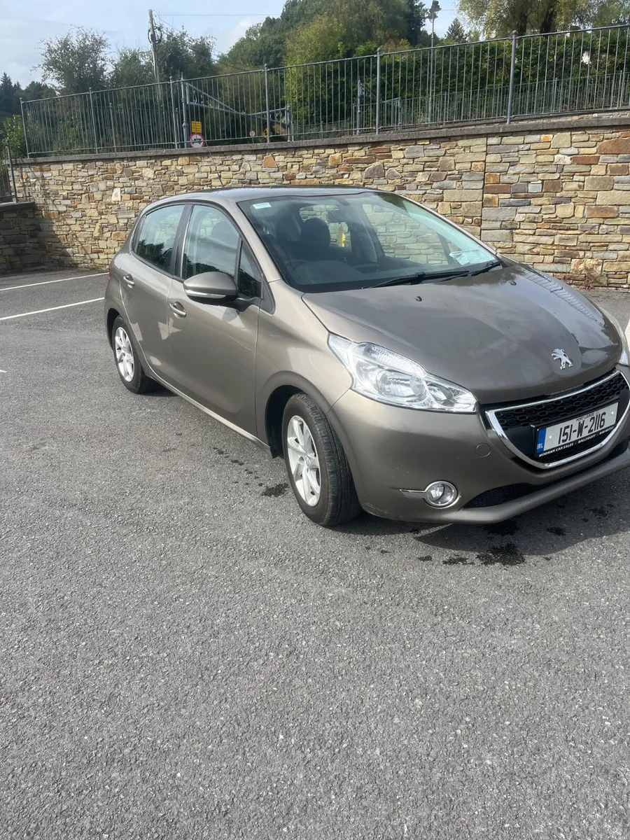 Peugeot 208 2015 - Image 1