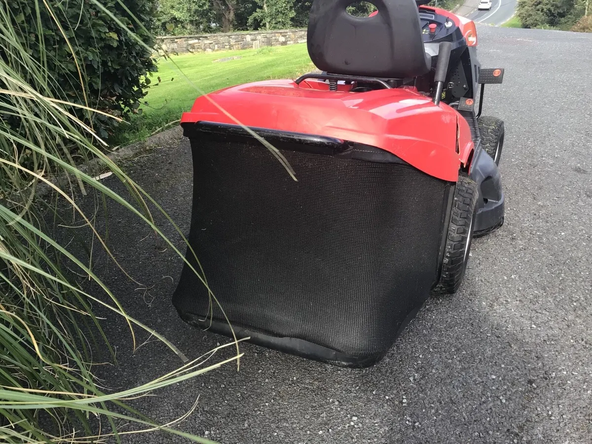 Castlegarden hydro 16/5HP ride on lawnmower - Image 2