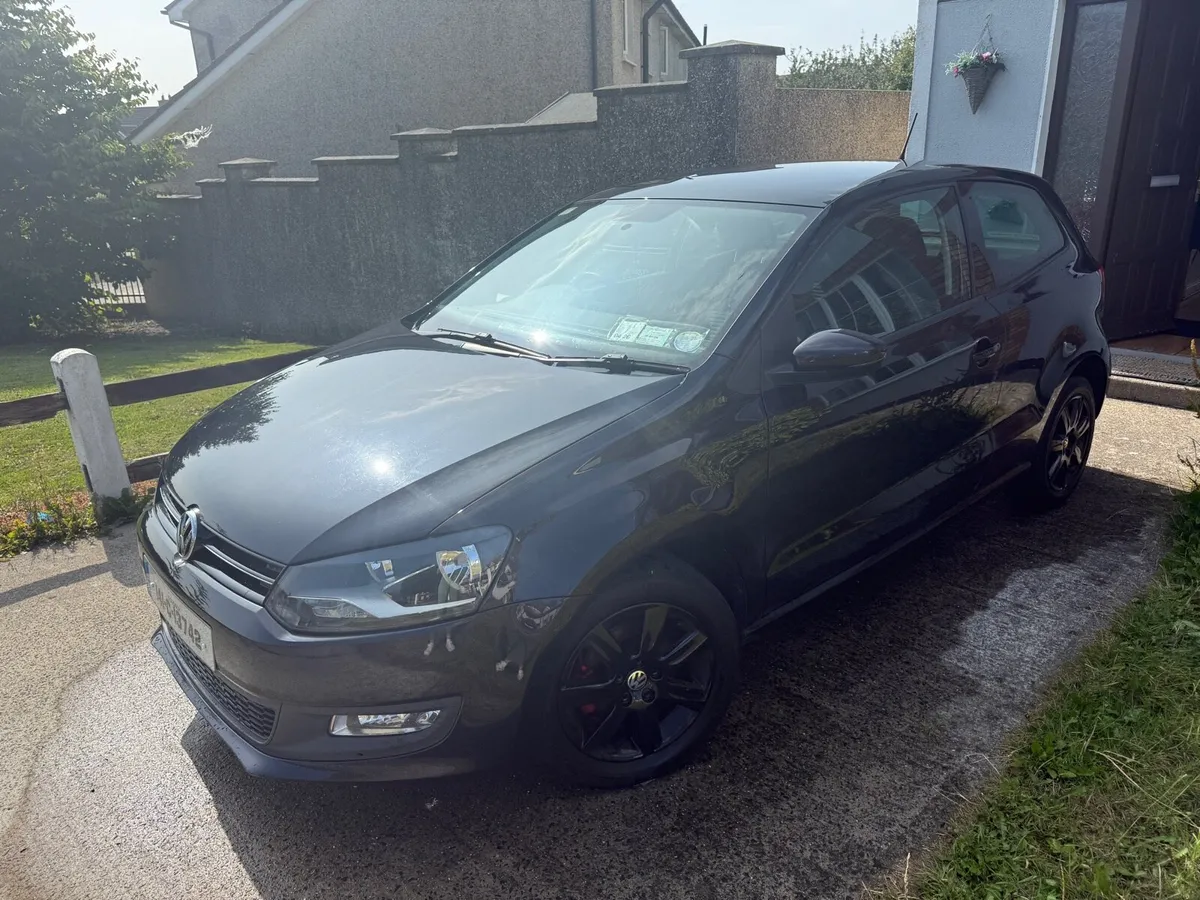 2014 polo volkswagen AUTOMATIC - Image 2