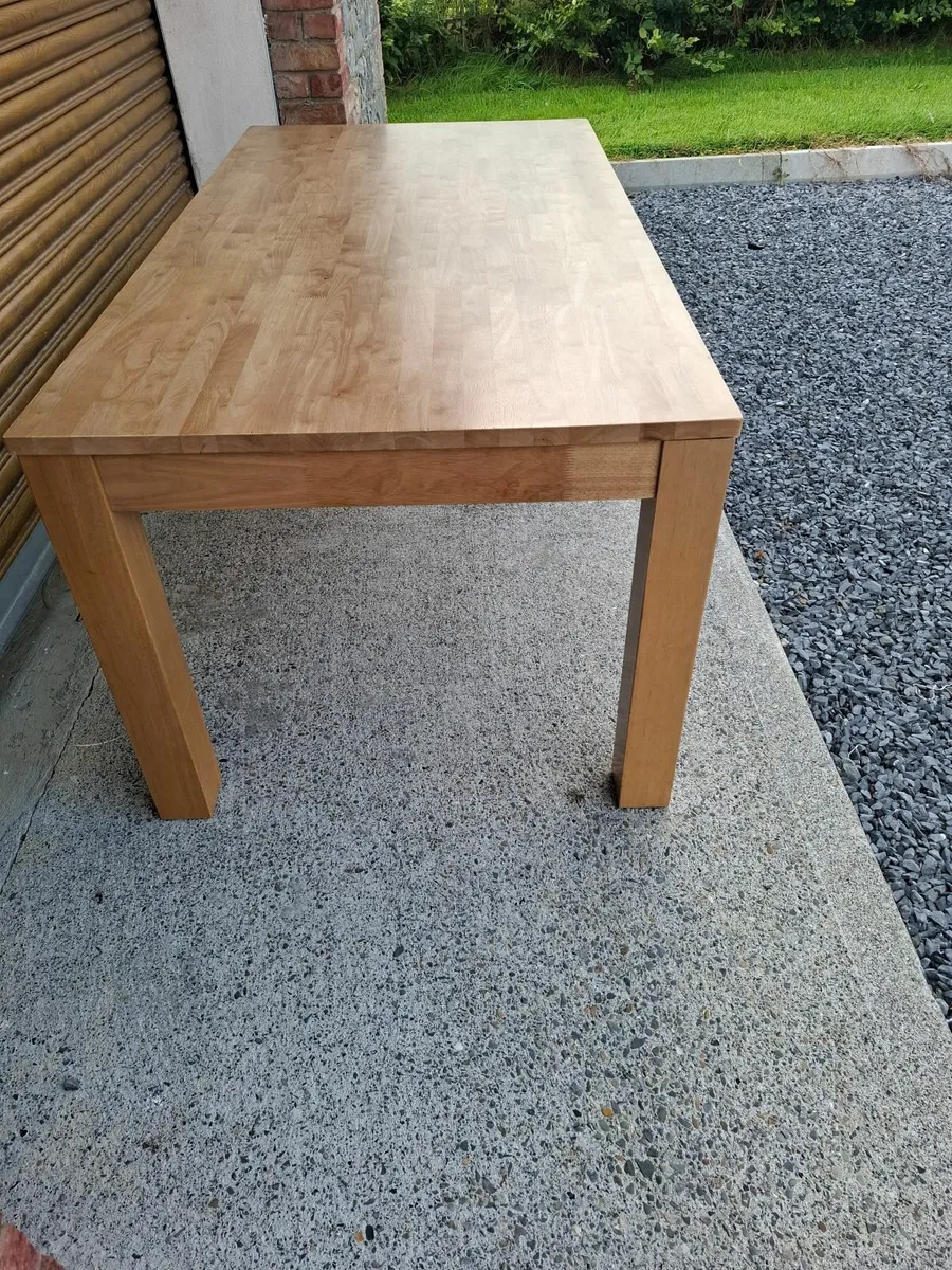 Dining table. - Image 2