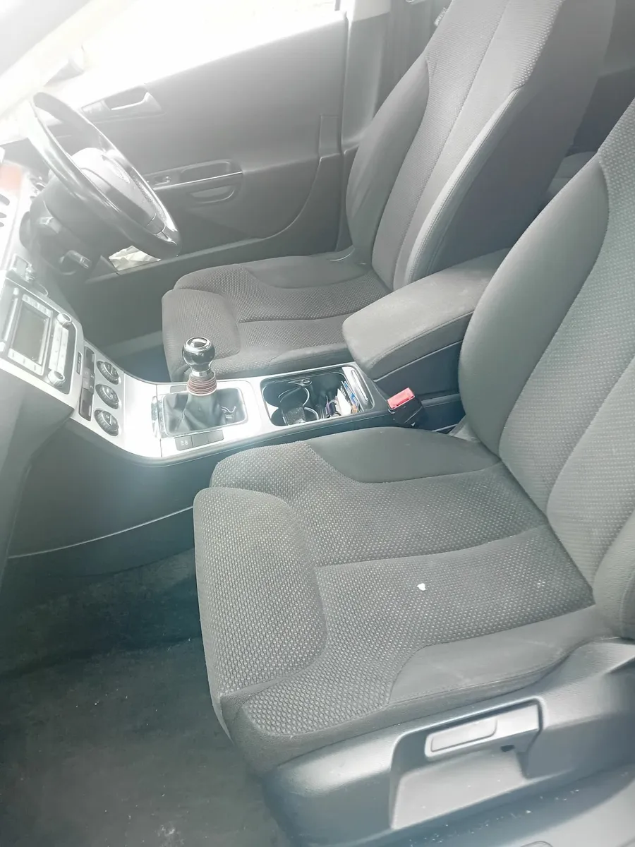 Volkswagen Passat 2007 - Image 1