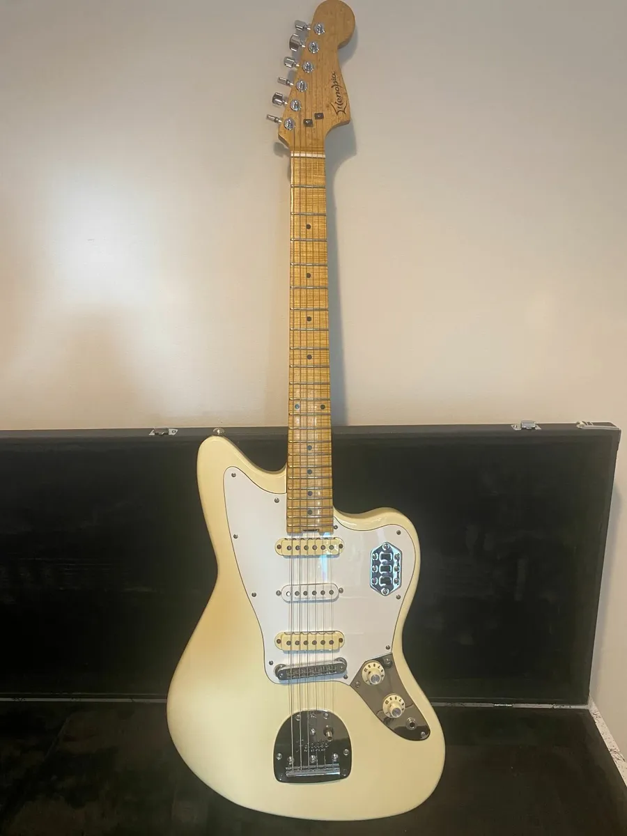 Menapia Guitars Custom Jaguar - Image 2