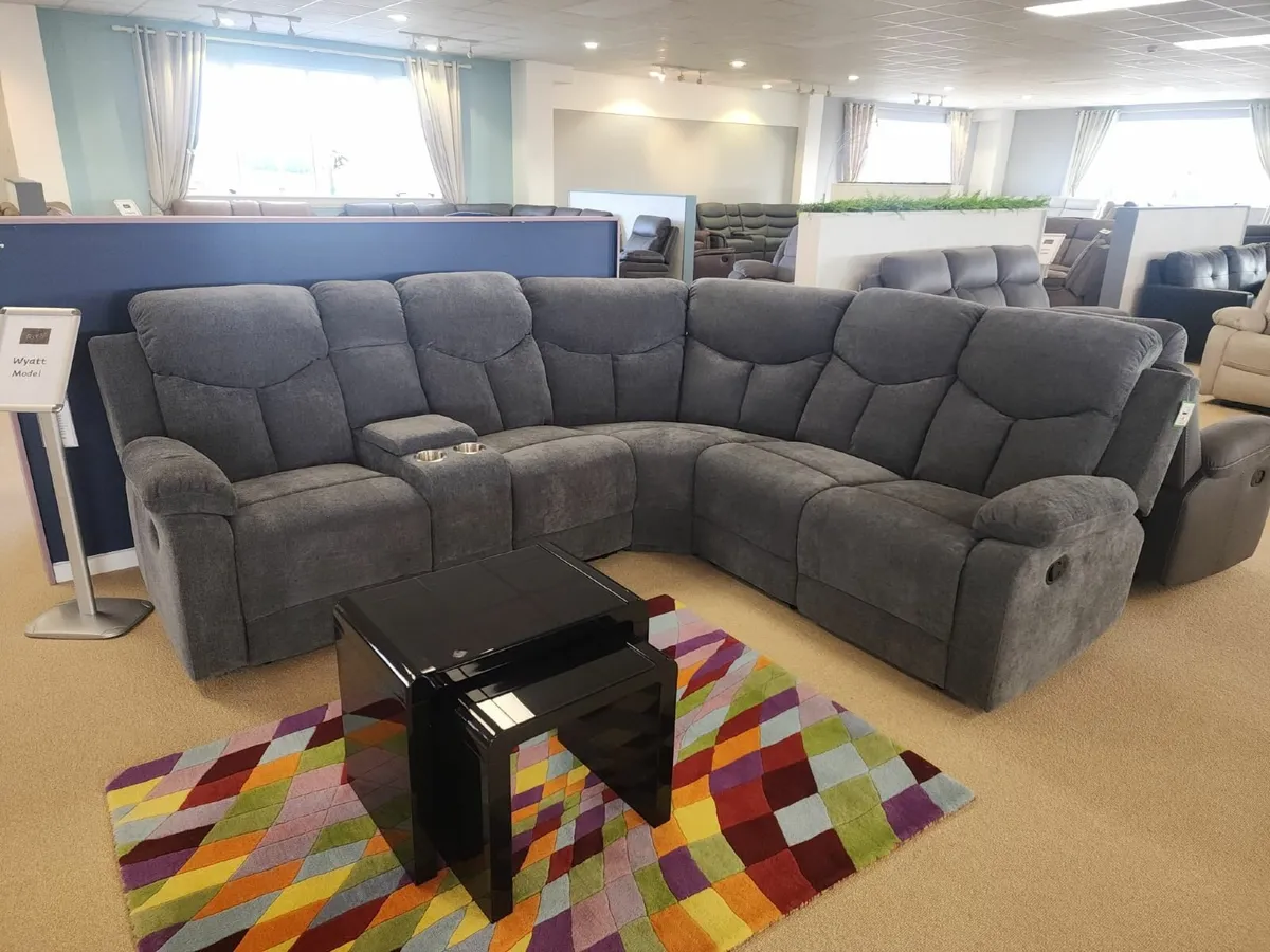 Recliner sofa - Image 1