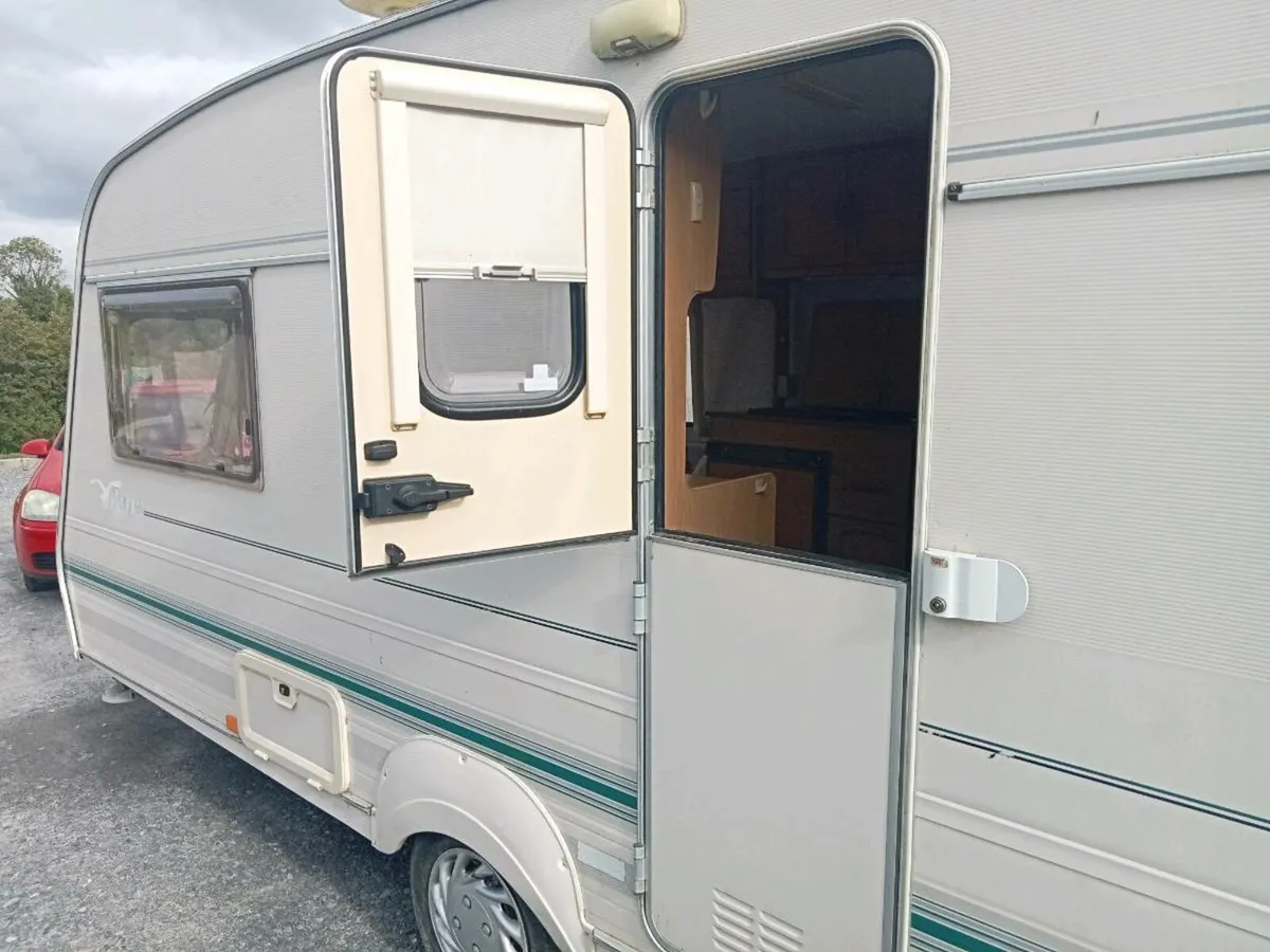 2 berth caravan - Image 4