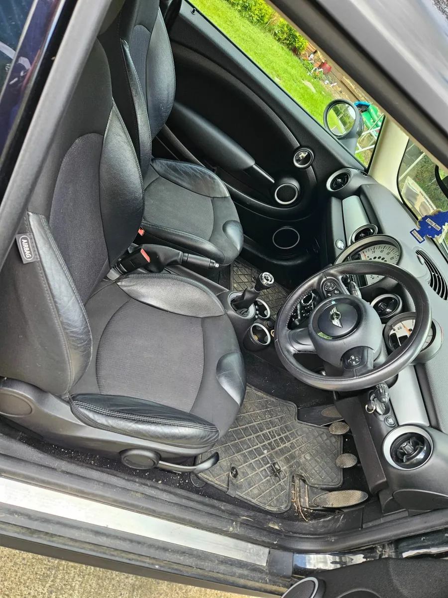 Mini Cooper 2011 - Image 3