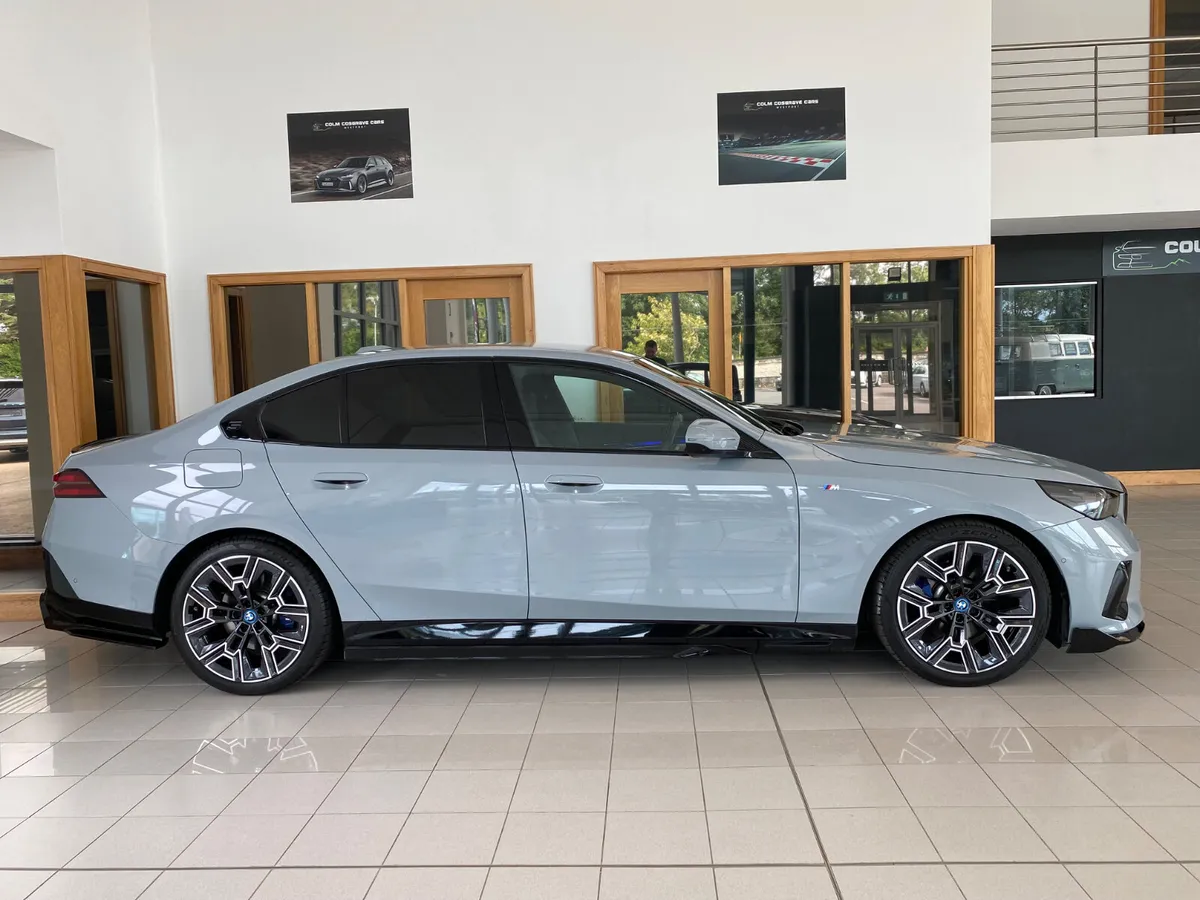 BMW 5-Series 2024 530E M SPORT PRO - Image 2