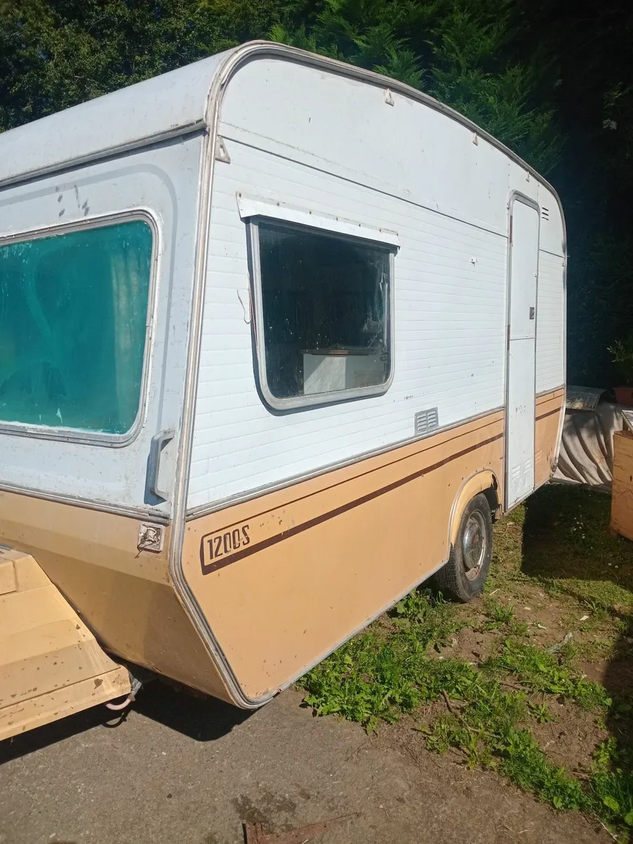 Caravan - Image 2