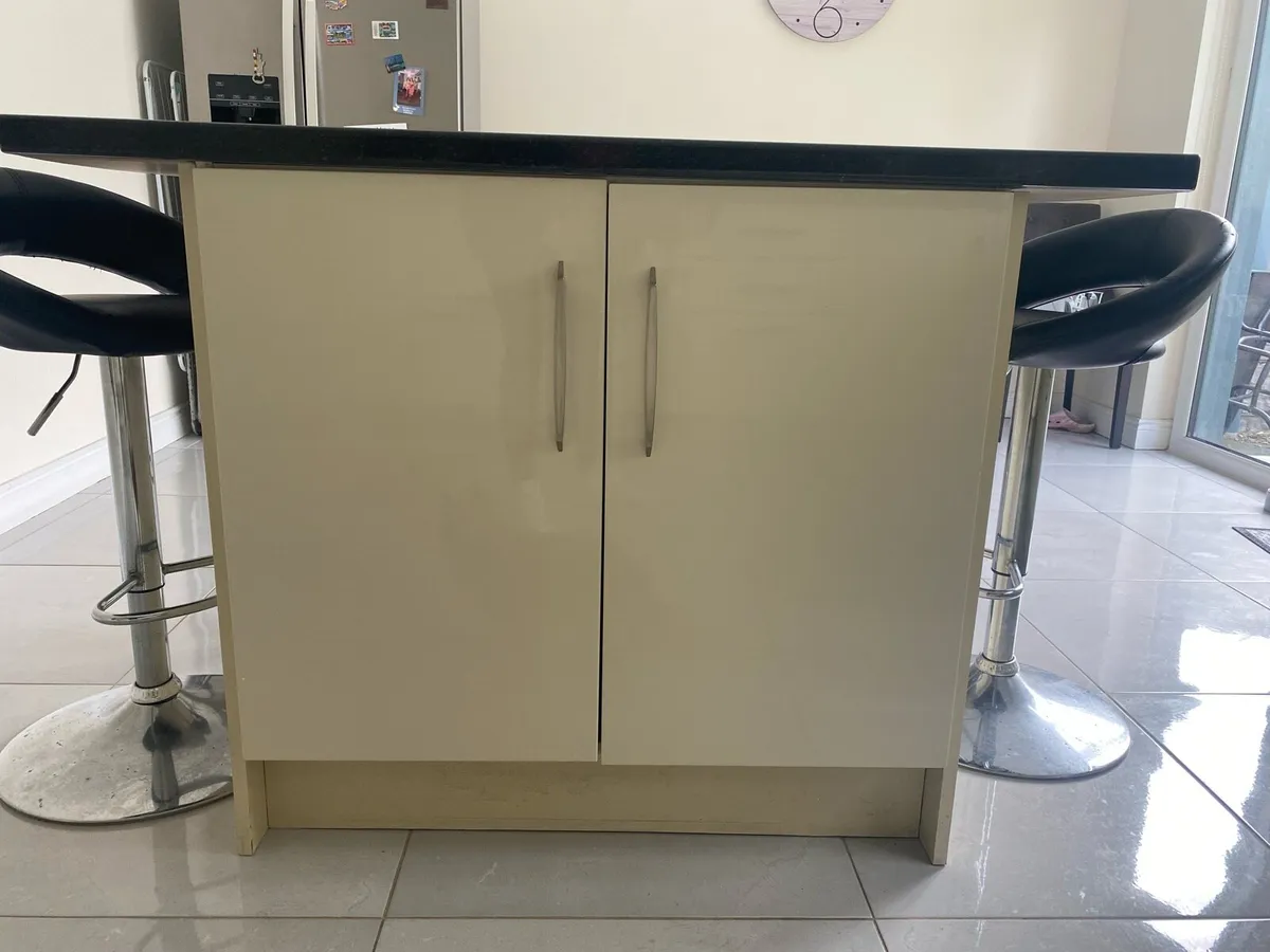Kitchen - Image 4