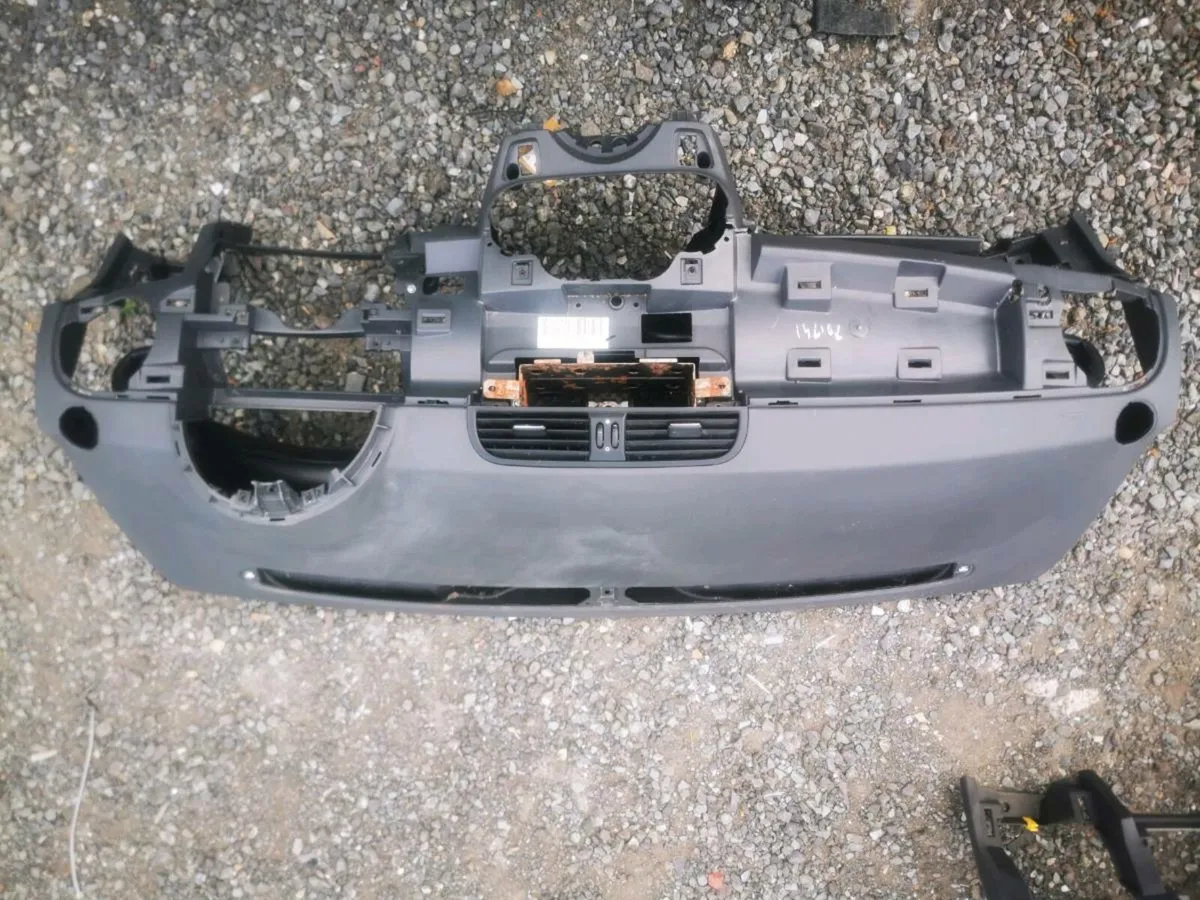 Fiat 500 dashboard - Image 1