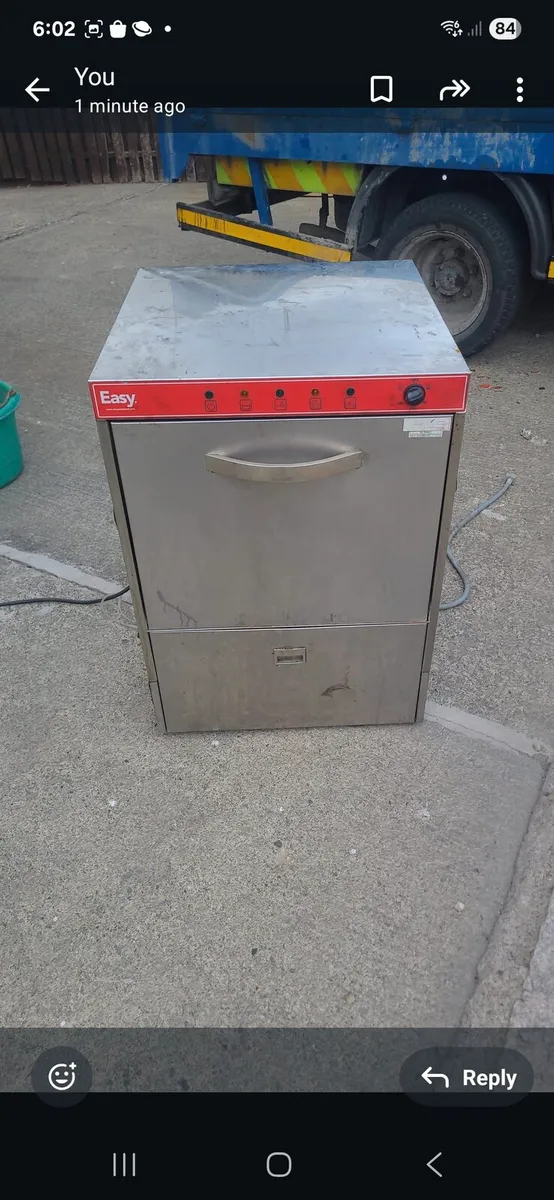 Industrial dishwasher - Image 1