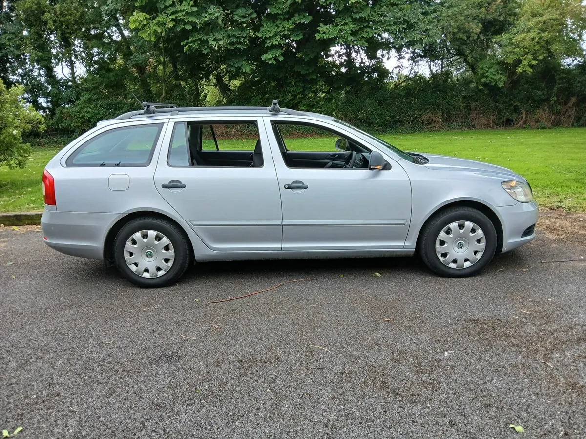 Skoda Octavia Estate New NCT 05/26 - Image 2