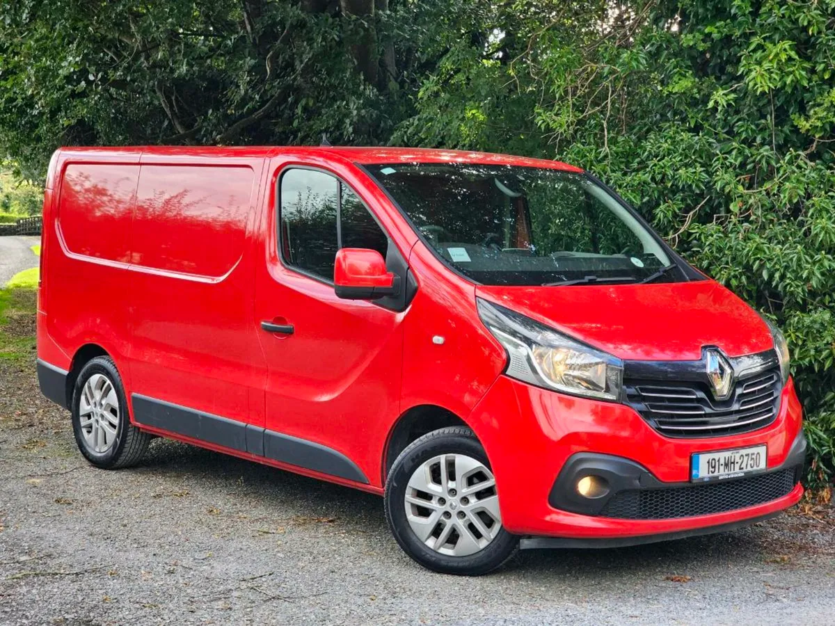 2019 Renault trafic sport - Image 1