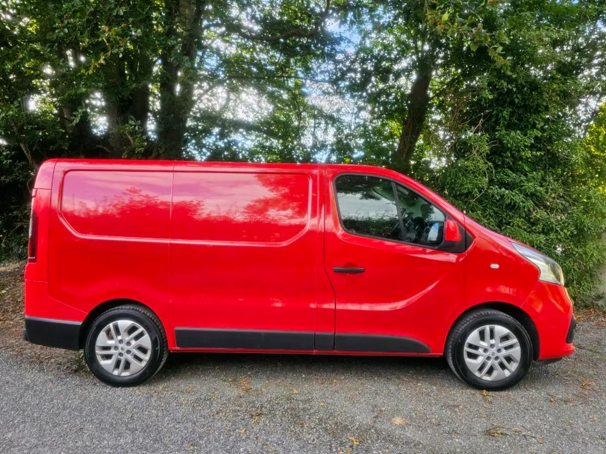 2019 Renault trafic sport - Image 4