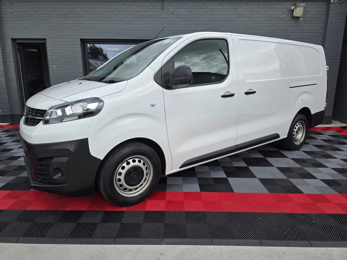 Opel Vivaro 1.5 HDI Van 2022 - Image 1