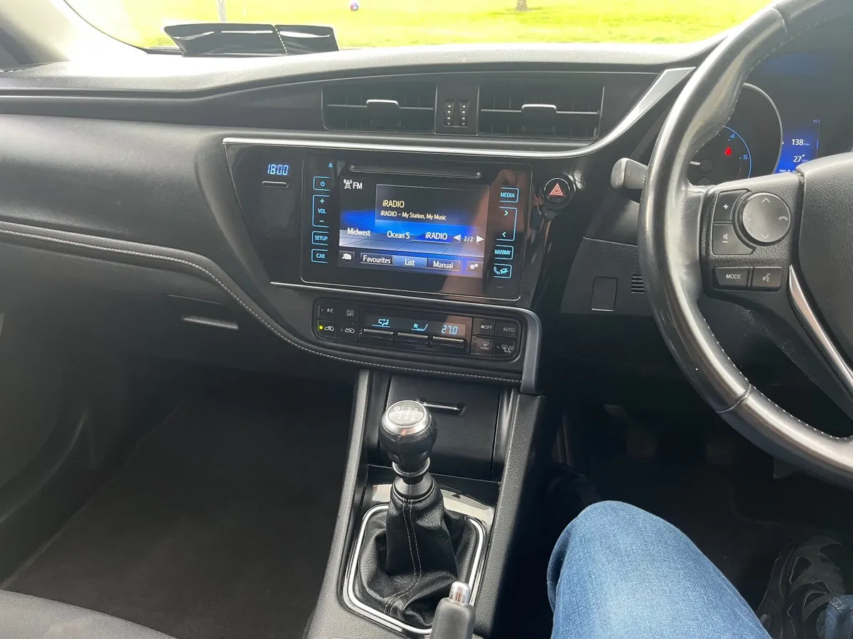 Toyota Auris 2016 - Image 3