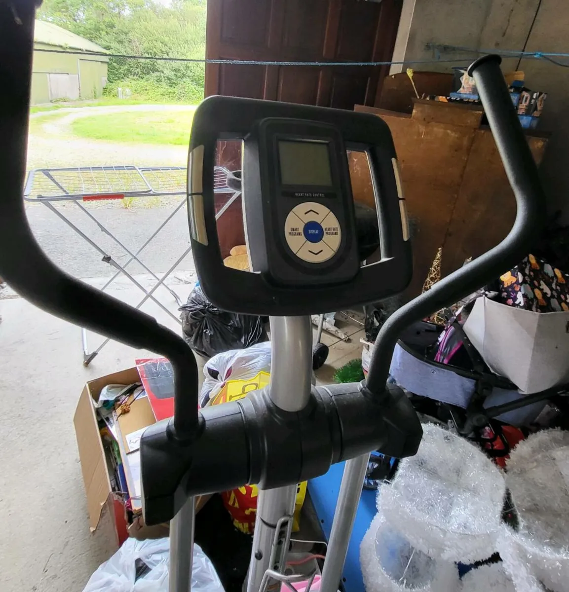 Cross trainer - Image 1