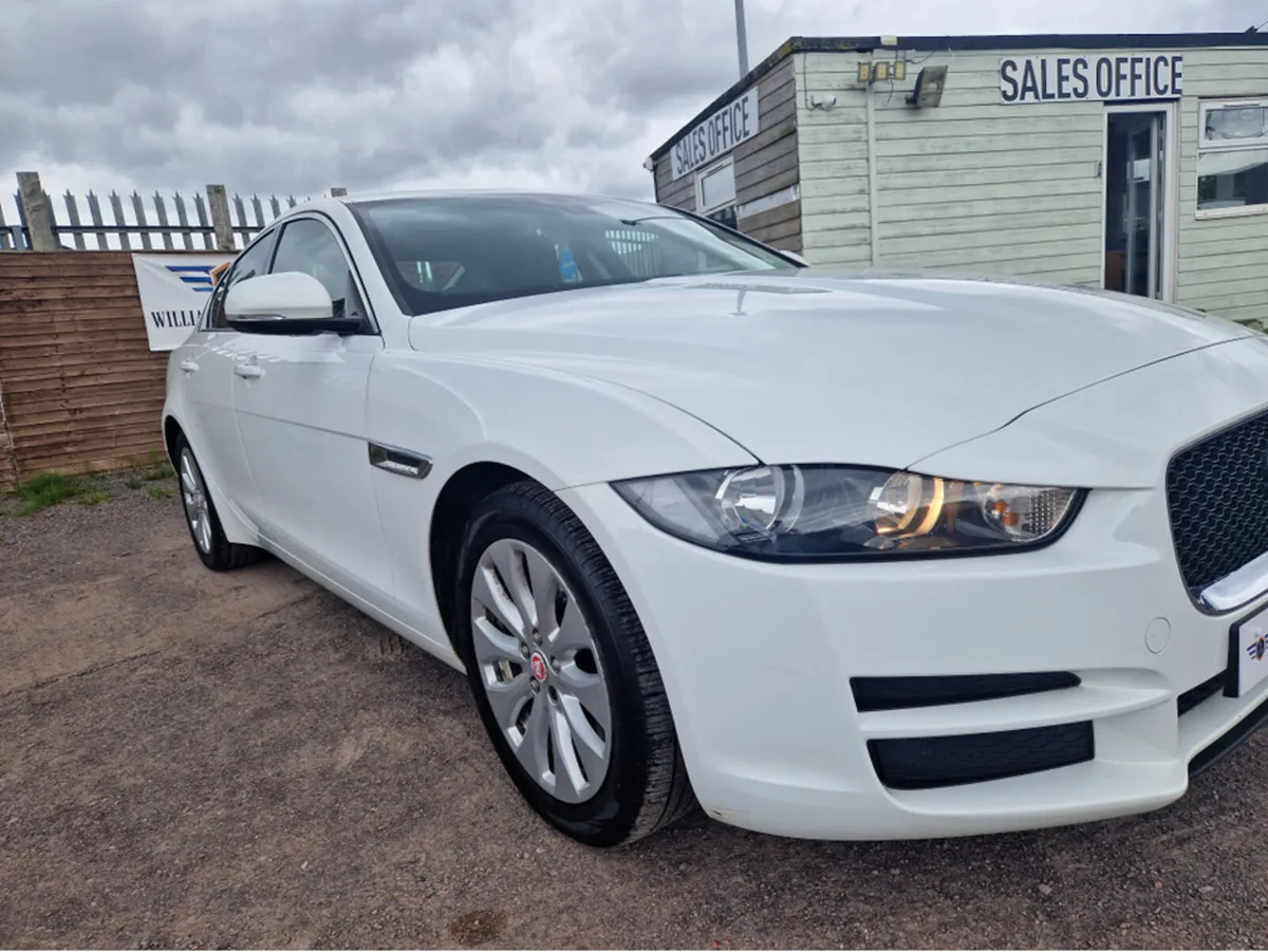 Jaguar XE 2.0 D SE 163PS 4DR - Image 2
