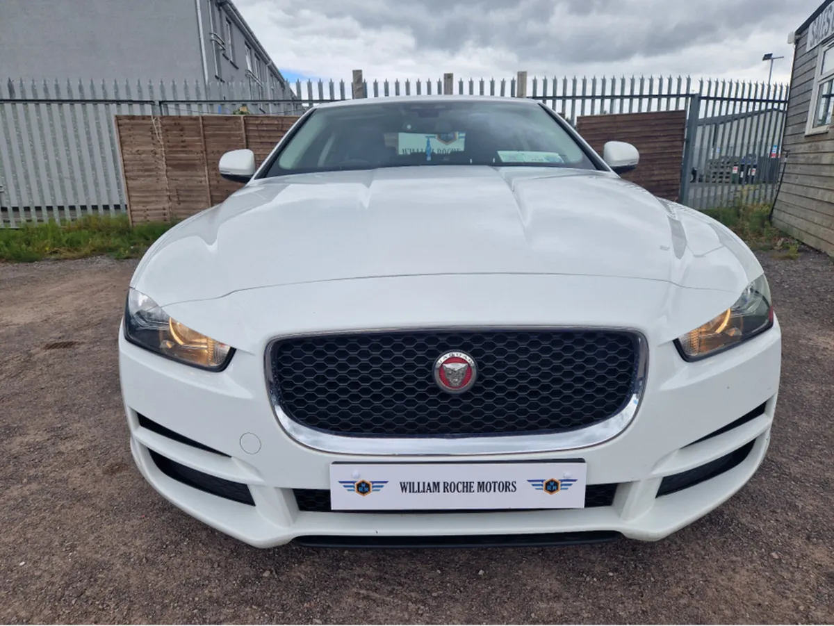 Jaguar XE 2.0 D SE 163PS 4DR - Image 3