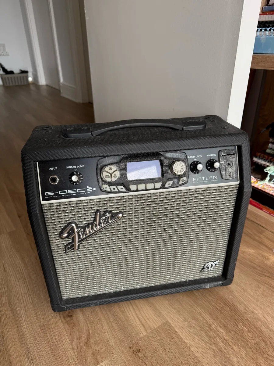 Fender G-DEC 3 Fifteen Guitar Amp - Image 1