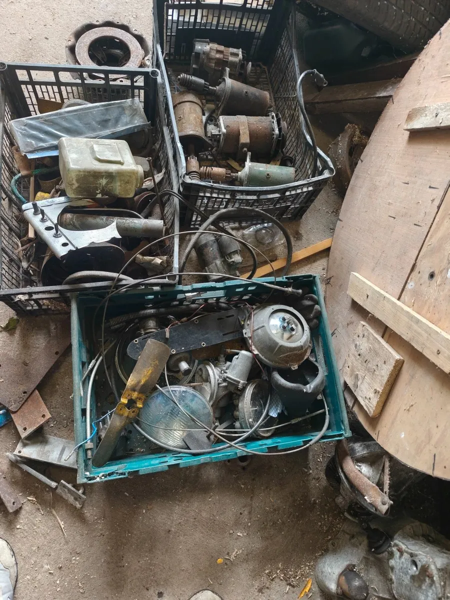 Morris Minor Car Parts ..Job Lot €375ono - Image 4