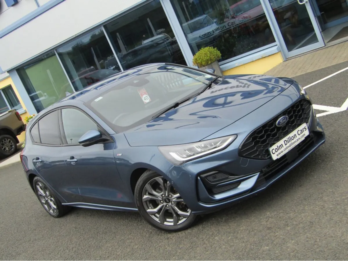 Ford Focus St-line Style 5DR 1.0t 125 M6 Speed - Image 2