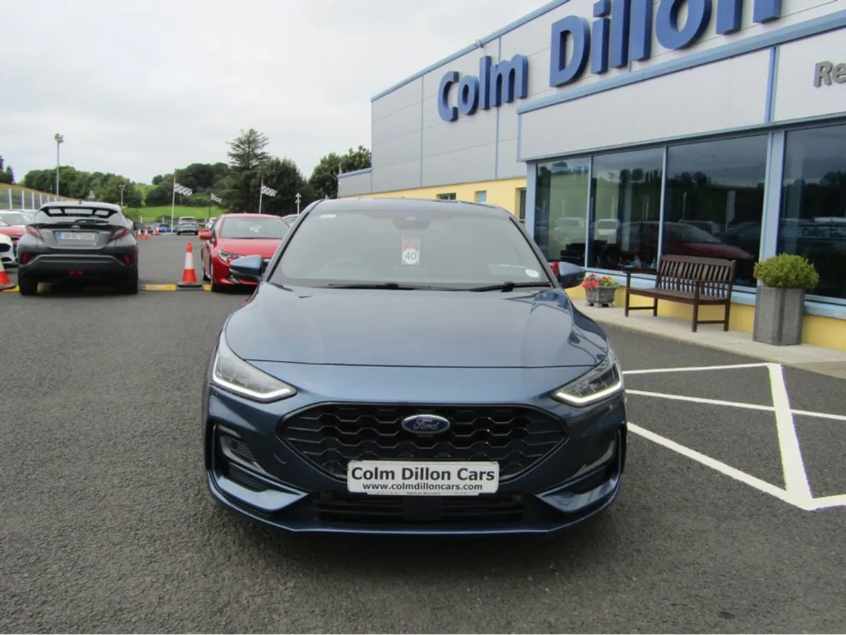 Ford Focus St-line Style 5DR 1.0t 125 M6 Speed - Image 4