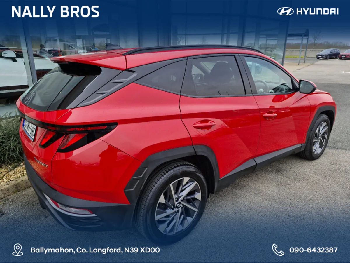 Hyundai Tucson IX35 EXECUTIVE 5DR - Image 2