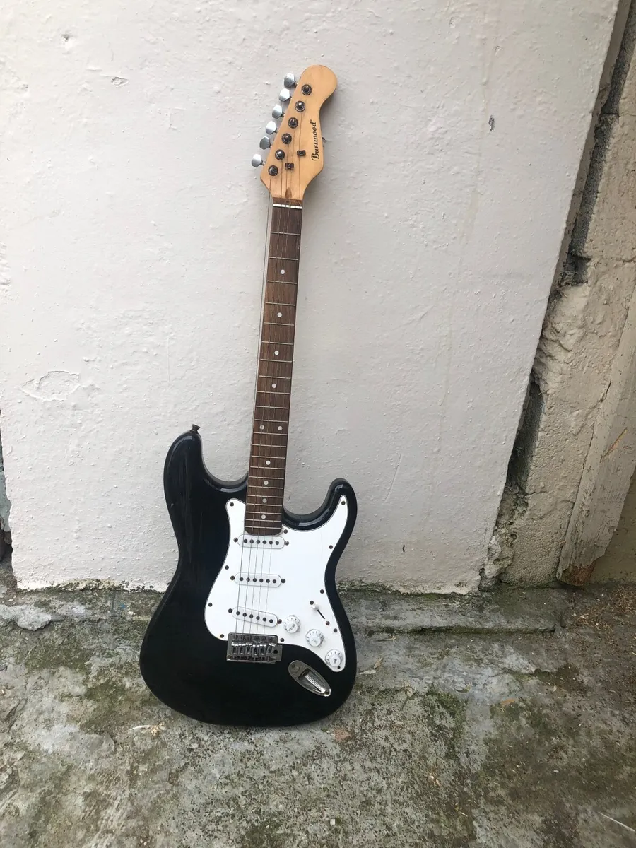 Guitar - Image 2